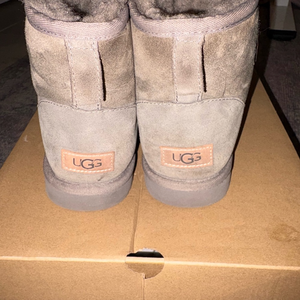 UGG Classic Mini II